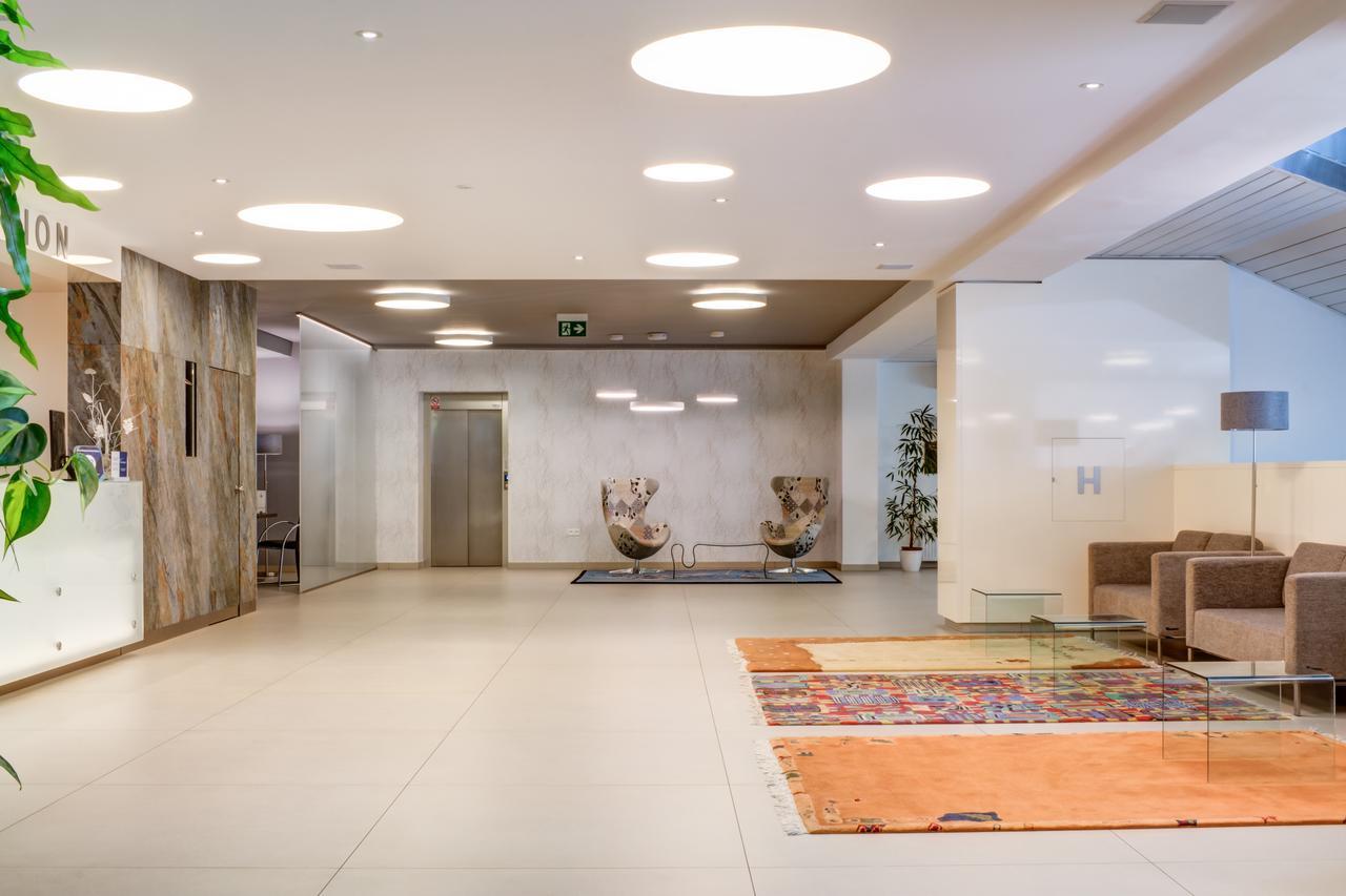 Western Vista Hotel 4*